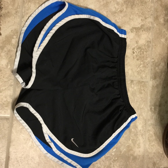 Nike Dri-Fit Running Short - Picture 2 of 3